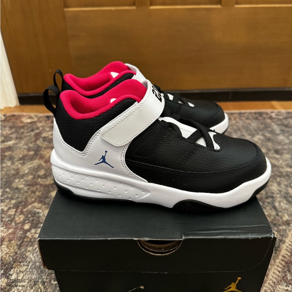 NIB Jordan Max Aura 3